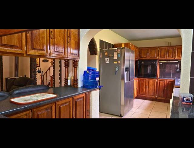 5 BEDROOM HOUSE FOR SALE IN ELANDSPARK
